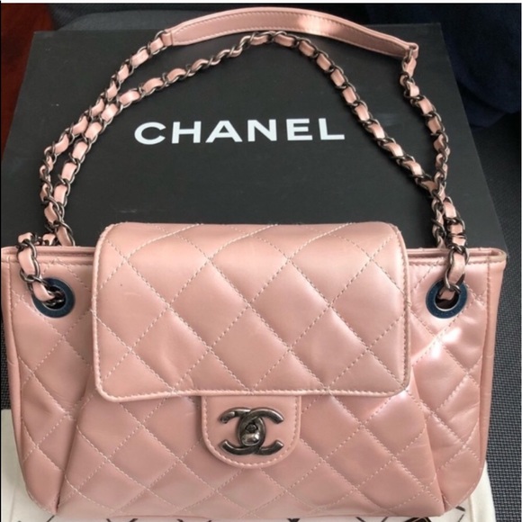 CHANEL Handbags - 💗2018 Chanel Pearl Pink Paris Soul flap Bag